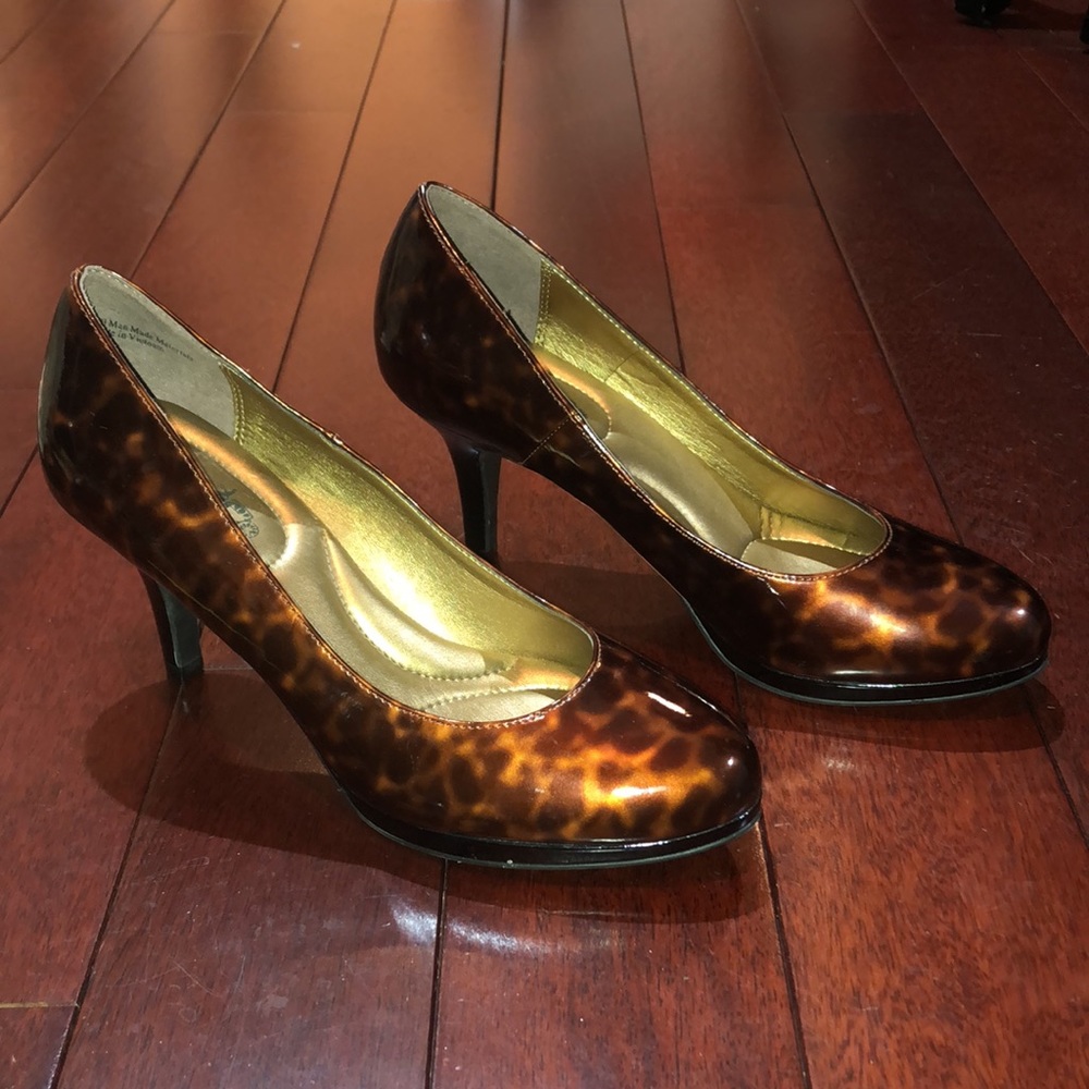 Coach and four NEW shiny patent leather leopard cheetah print heels brown gold - Picture 6 of 11